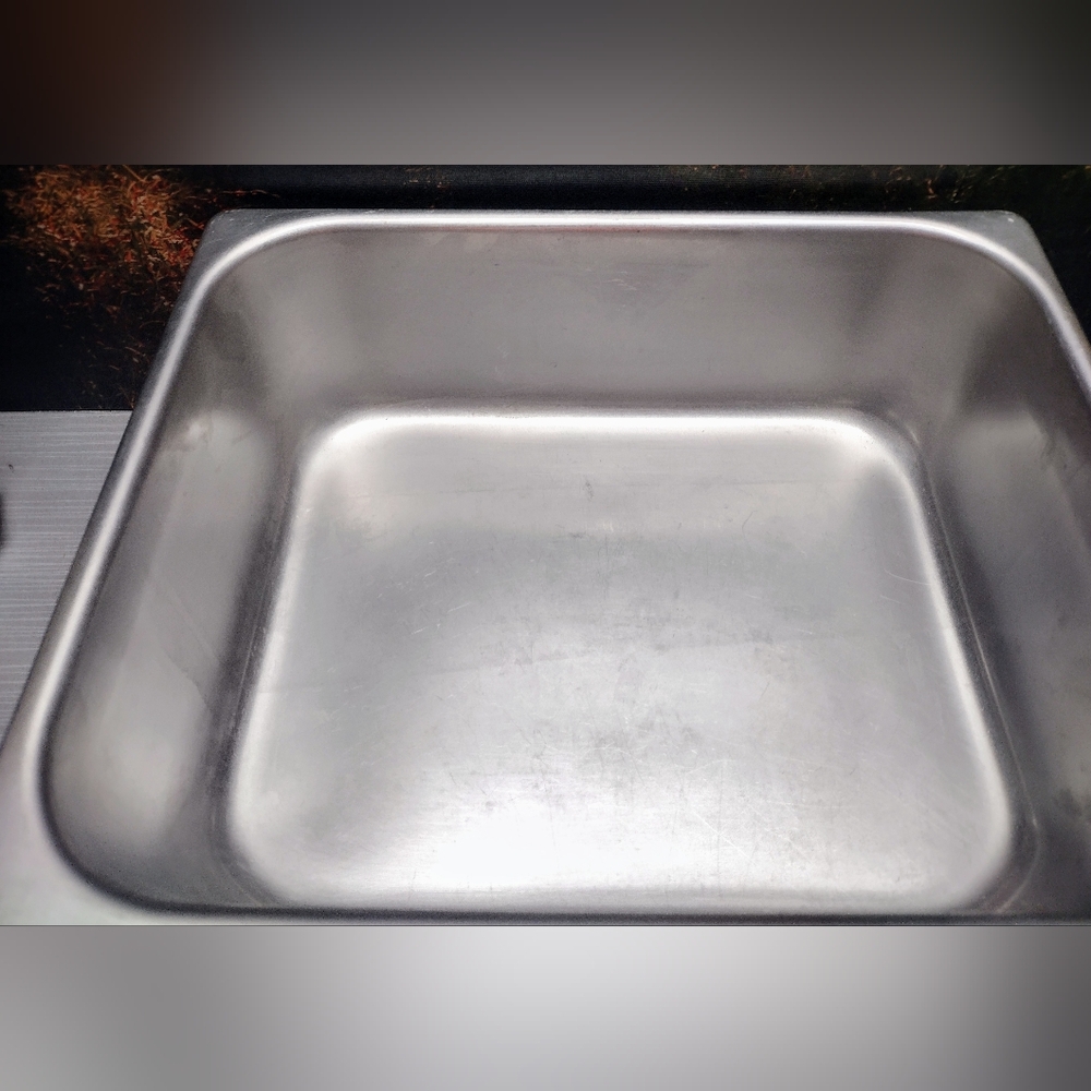 VOLLRATH Heboygan, WI USA Stainless Steel Restaurant Pan No. 2024-2 Pre-owned